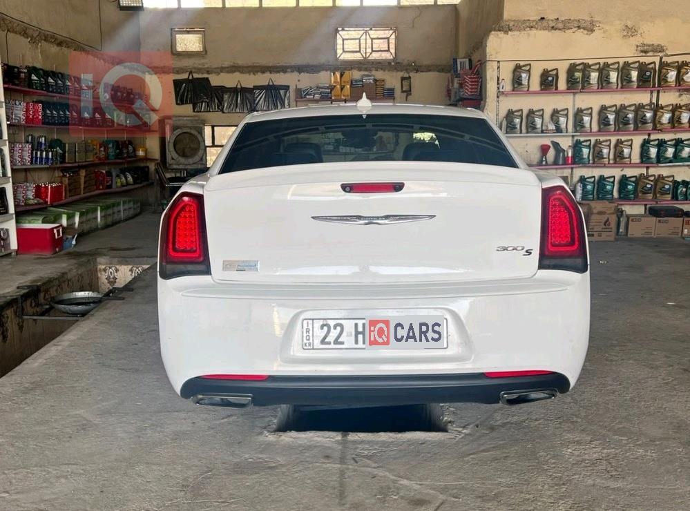 کرایسلەر 300